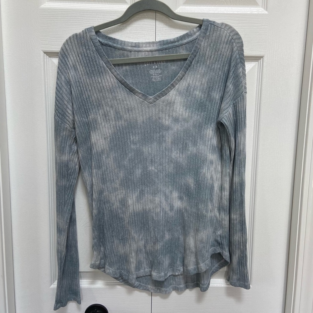 American Eagle Acid Wash Top - Picture 3 of 5